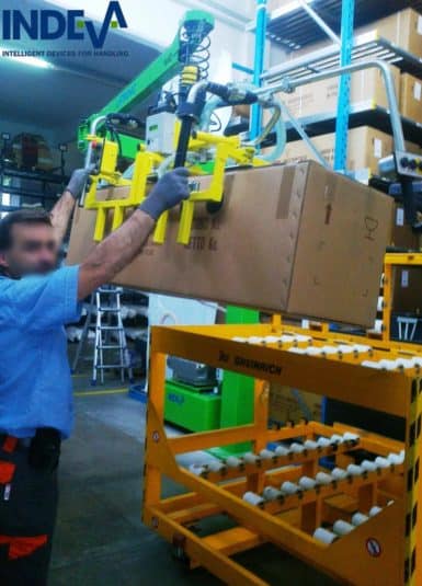 INDEVA является лидером в области решений для обработки коробок через розетку с присосками, потому что она может гарантировать безопасность, эргономику и производительность, как никакие другие манипуляторы, манипуляторы или подъемные устройства, доступные сегодня.
