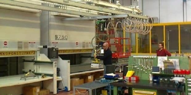 Vertical-warehouse-INDEVA-load-handling