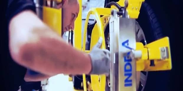 Mercedes--*Benz use INDEVA manipulators in their production plant